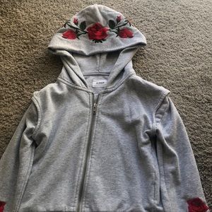 Beautiful gray sweater with rose details